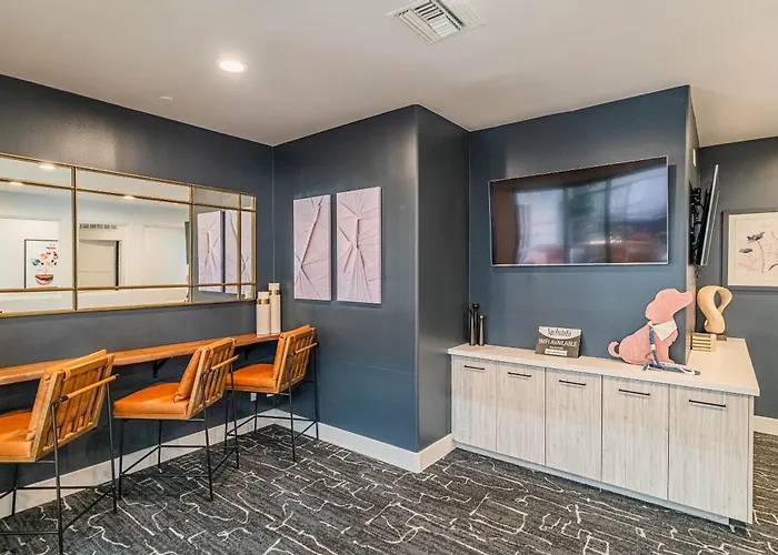 Near Asu & Diablo Stadium Pool Gym Parking Wd Apartment